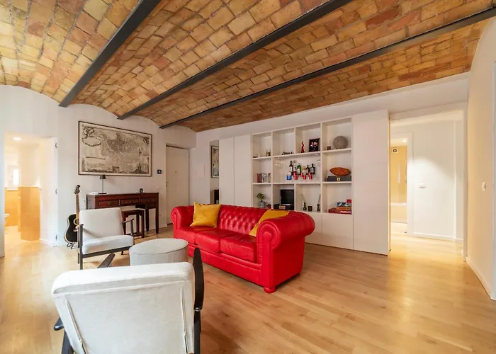 Luxury 3 Beds 3 Baths, Few Steps From Center * Rom