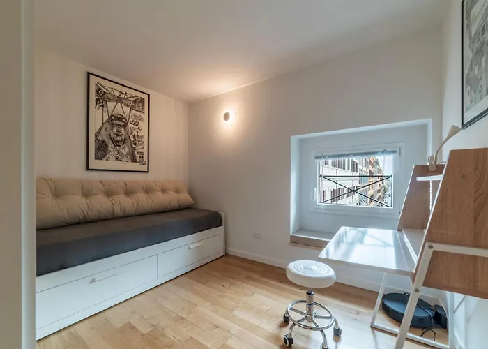 Luxury 3 Beds 3 Baths, Few Steps From Center *