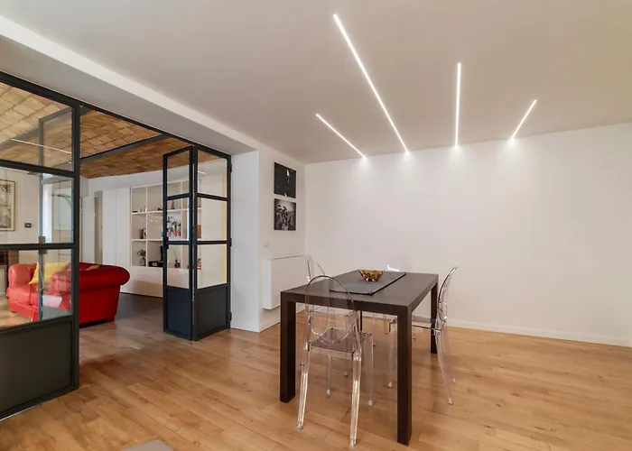 Luxury 3 Beds 3 Baths, Few Steps From Center * Rom