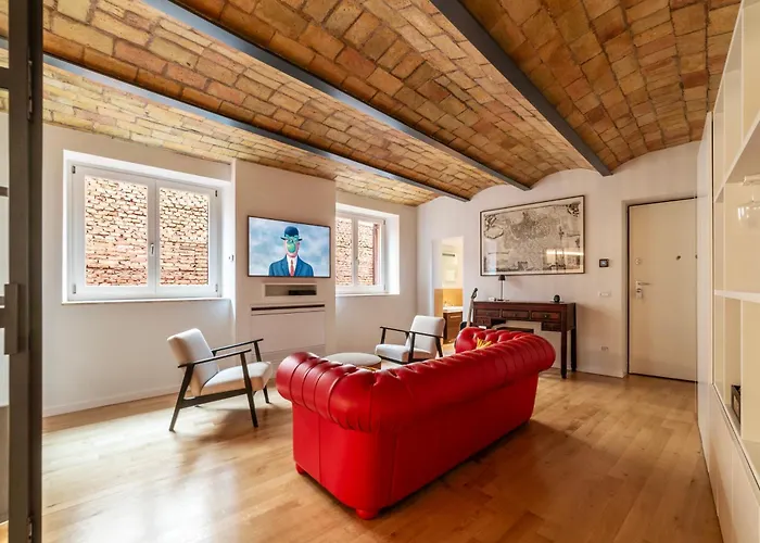 Luxury 3 Beds 3 Baths, Few Steps From Center * Rom